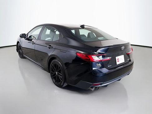 Used 2025 Toyota Camry SE FWD image 8