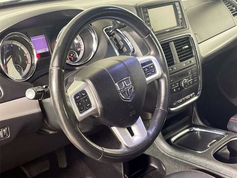 Used 2017 Dodge Grand Caravan GT FWD image 18