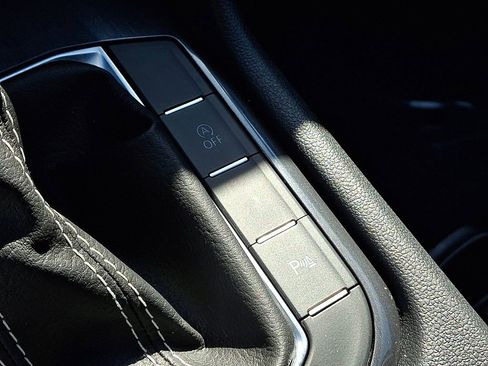 Certified 2024 Volkswagen Tiguan SE R-Line AWD/4WD image 27