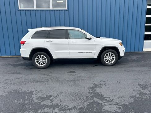 Used 2021 Jeep Grand Cherokee Laredo image 15
