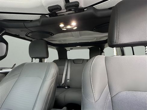 Used 2021 Jeep Wrangler Unlimited Sport image 28