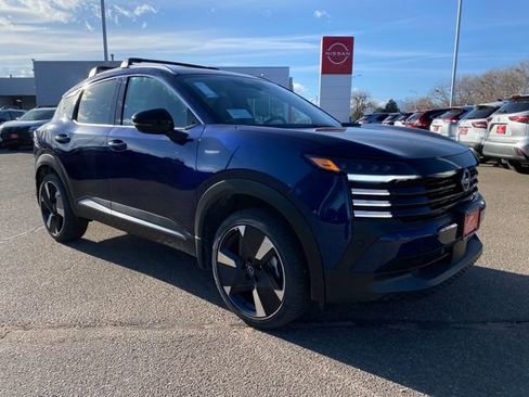 New 2026 Nissan Kicks SR w/ Cold Weather Package image 7