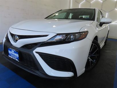 Used 2022 Toyota Camry SE w/ Cold Weather Package