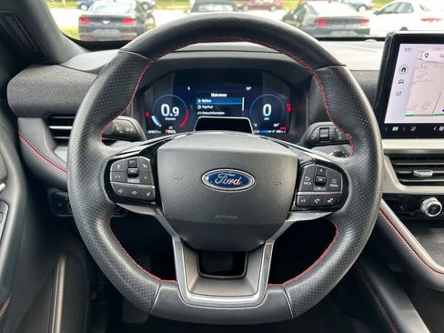 Used 2025 Ford Explorer ST-Line w/ ST-Line Street Pack AWD/4WD image 18