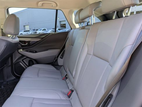 Used 2022 Subaru Outback Limited image 10