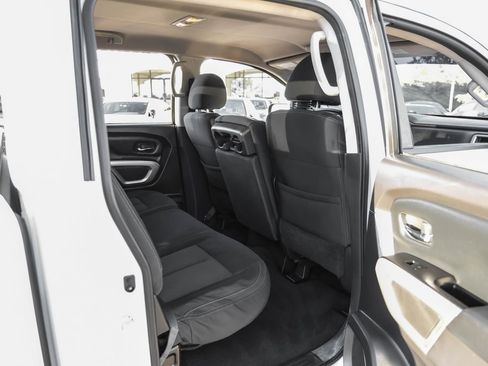 Used 2017 Nissan Titan SV image 35