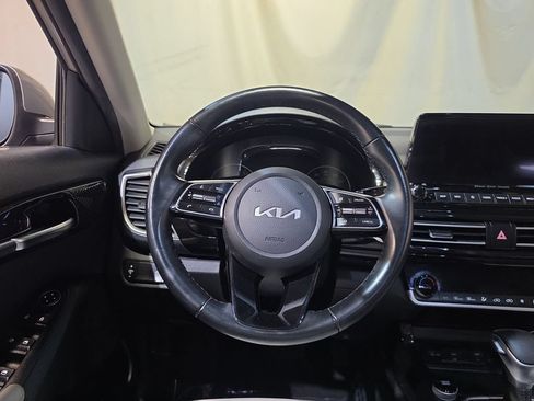 Used 2023 Kia Seltos EX AWD/4WD image 11