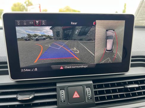 Used 2019 Audi Q5 Prestige image 11