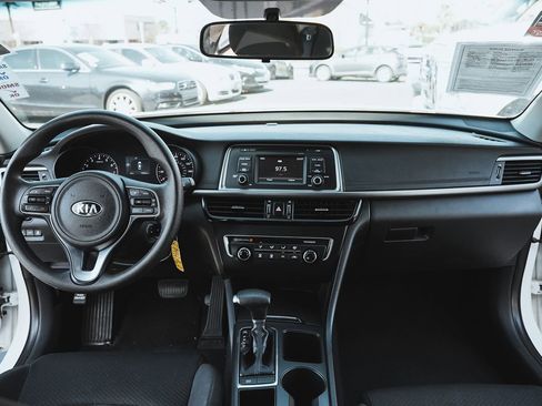 Used 2017 Kia Optima LX image 17