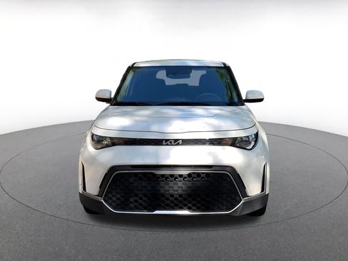 Used 2025 Kia Soul LX w/ LX Technology Package image 2