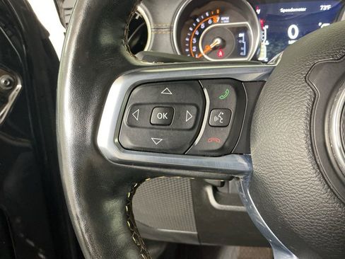 Used 2021 Jeep Gladiator Overland image 16