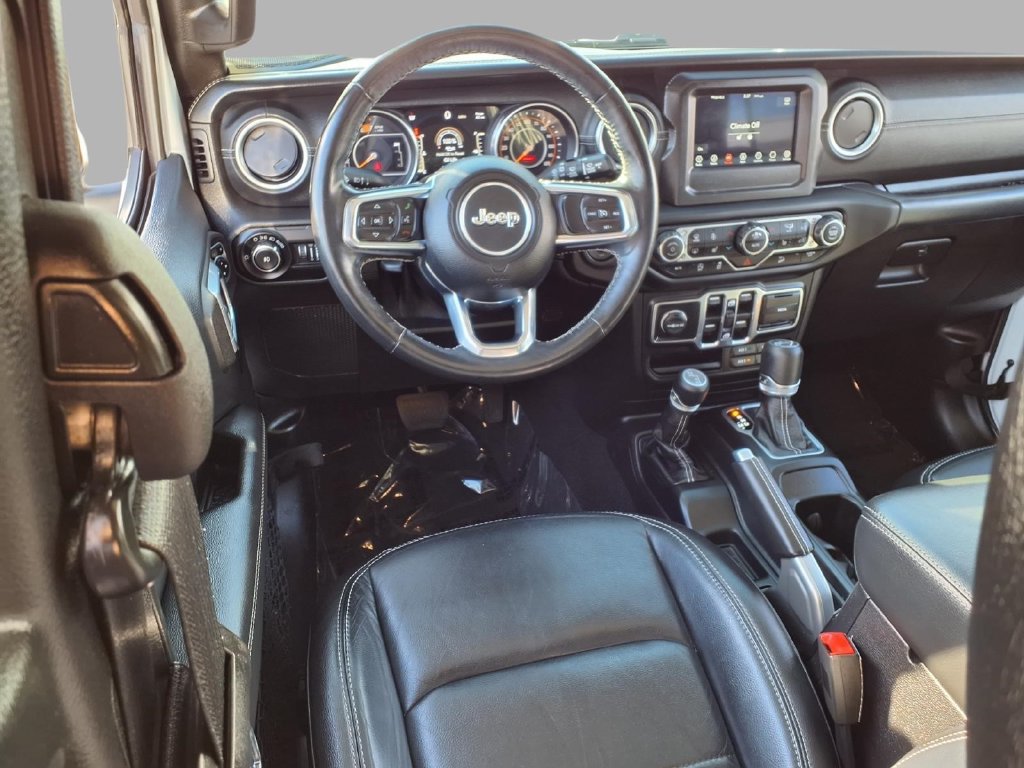 Used 2018 Jeep Wrangler Unlimited Sahara AWD/4WD image 4