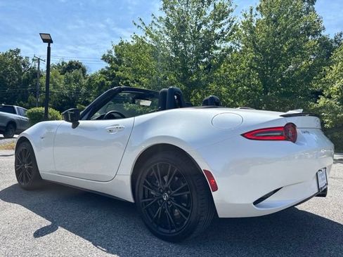 Used 2025 MAZDA MX-5 Miata Club RWD image 2