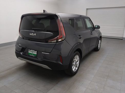 Used 2025 Kia Soul LX image 9