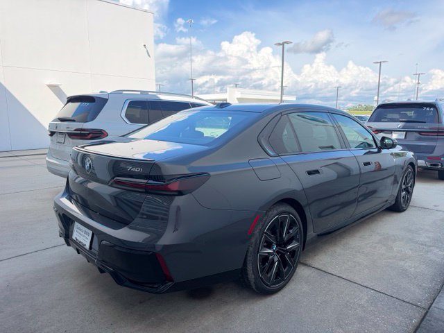 Used 2026 BMW 740i xDrive AWD/4WD image 6