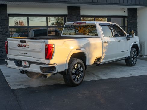 Used 2024 GMC Sierra 3500 Denali w/ Denali Reserve Package image 9
