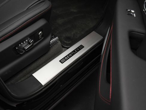 New 2024 Bentley Bentayga Extended Wheelbase image 44