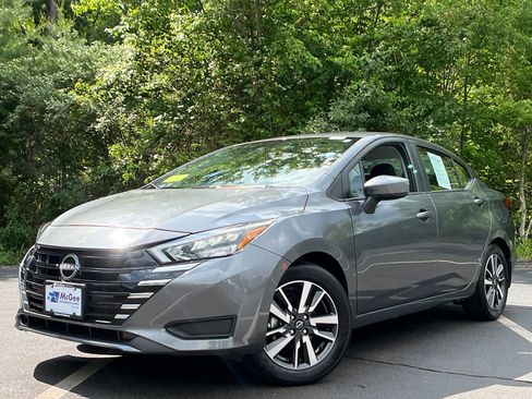 Used 2025 Nissan Versa SV w/ Trunk Package FWD image 1