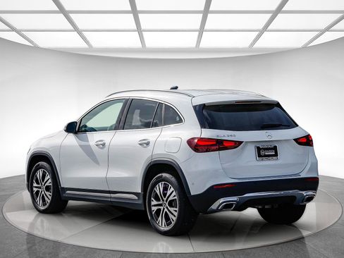 Certified 2025 Mercedes-Benz GLA 250 image 2