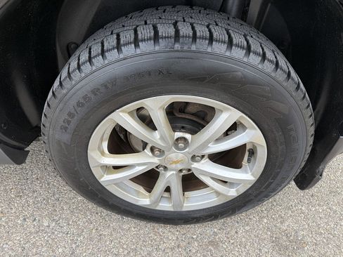 Used 2017 Chevrolet Equinox LT w/ Convenience Package image 9