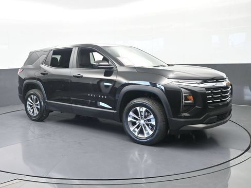 Used 2026 Chevrolet Equinox LT FWD image 8
