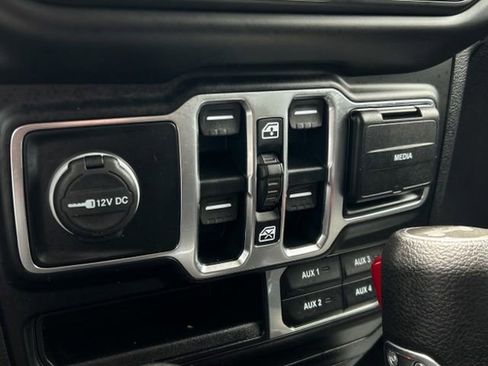 Used 2020 Jeep Wrangler Unlimited Sahara AWD/4WD image 42
