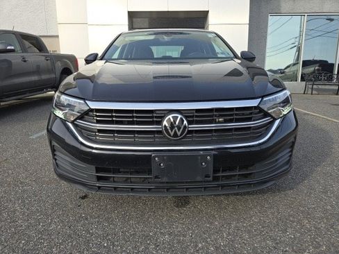Used 2024 Volkswagen Jetta S image 2