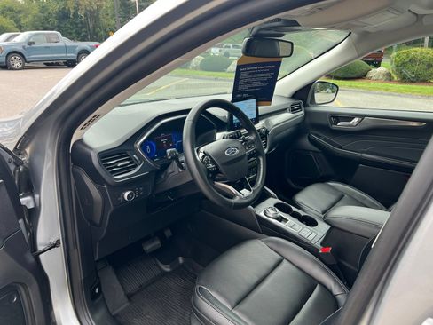 Used 2022 Ford Escape Titanium w/ Class II Trailer Tow Package AWD/4WD image 20