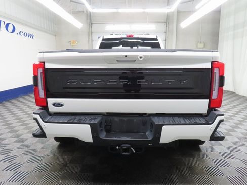 Used 2025 Ford F450 Platinum w/ FX4 Off-Road Package image 35