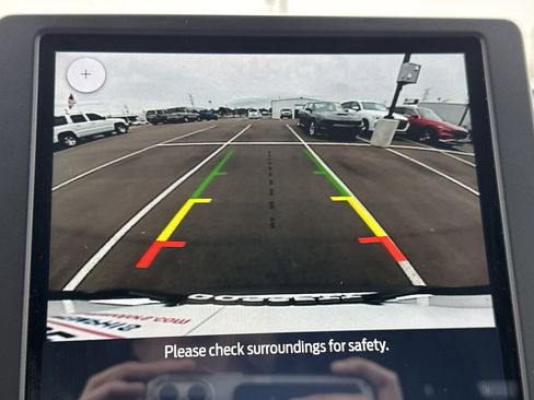 Used 2023 Ford Edge SEL image 13