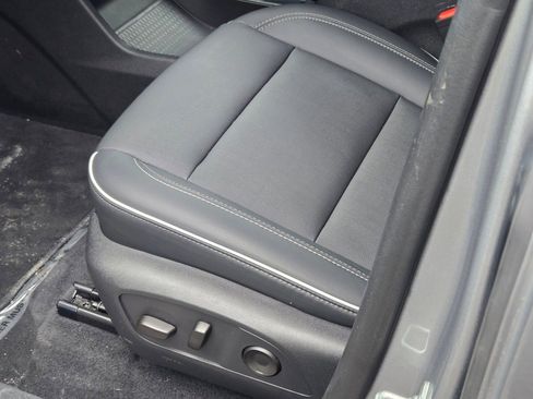 Certified 2025 Buick Enclave Preferred image 25