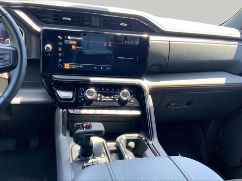 Certified 2023 GMC Sierra 1500 AT4 w/ AT4 Premium Package AWD/4WD image 7