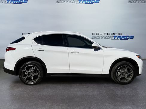 Used 2019 Alfa Romeo Stelvio image 4