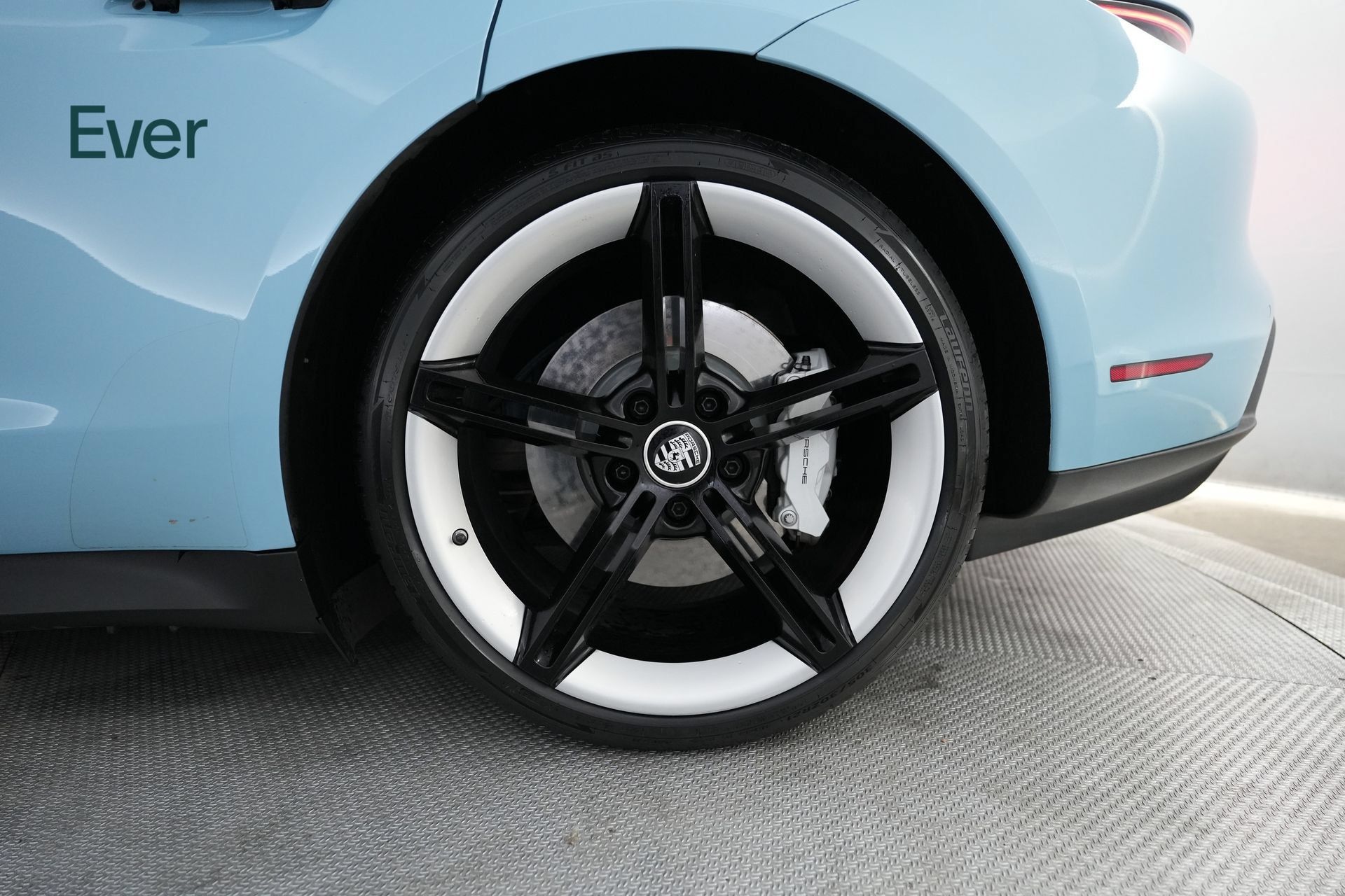 Used 2023 Porsche Taycan RWD image 9