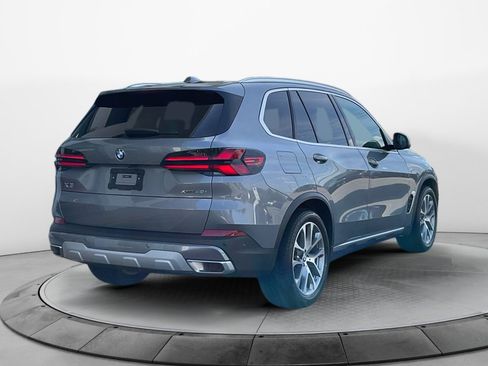 Used 2024 BMW X5 xDrive40i w/ Premium Package AWD/4WD image 7