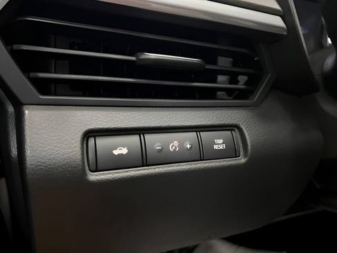 Used 2025 Nissan Altima 2.5 SV FWD image 19
