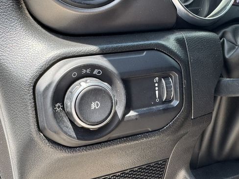 Used 2023 Jeep Wrangler Unlimited Sport AWD/4WD image 33