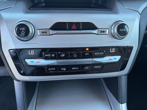 Used 2021 Ford Explorer XLT w/ Equipment Group 202A image 32