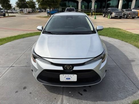 Used 2026 Toyota Corolla LE FWD image 2