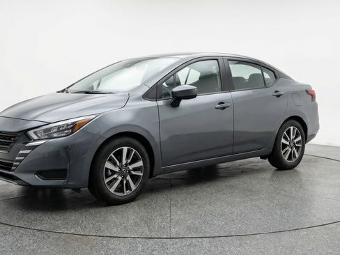 Used 2025 Nissan Versa SV FWD image 3