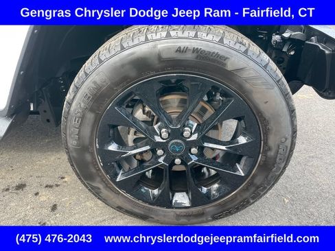 Used 2024 Jeep Wrangler Unlimited Sahara AWD/4WD image 9