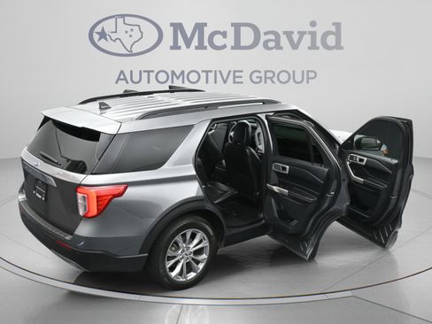 Used 2024 Ford Explorer XLT w/ Equipment Group 202A RWD image 46