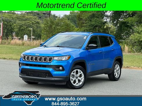Used 2025 Jeep Compass Latitude AWD/4WD image 1