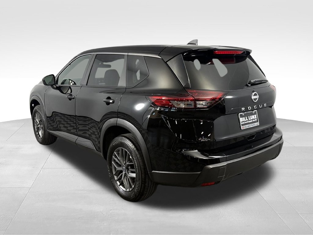Used 2026 Nissan Rogue SV FWD image 8