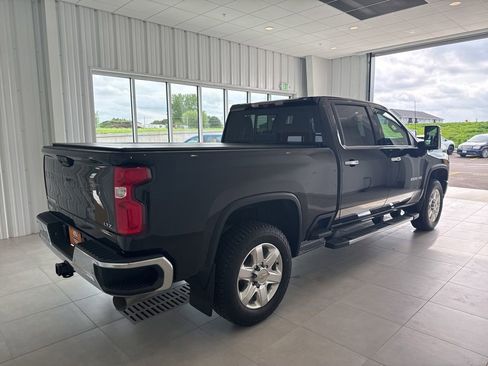 Used 2022 Chevrolet Silverado 2500 LTZ w/ LTZ Premium Package AWD/4WD image 4