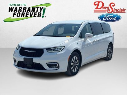 Used 2022 Chrysler Pacifica Touring-L