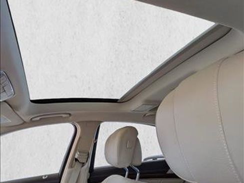 Used 2015 Mercedes-Benz S 550 Sedan image 14