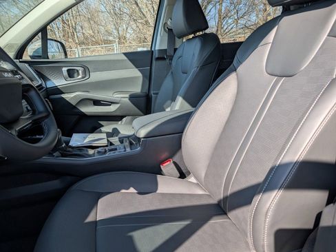 New 2026 Kia Sorento S FWD image 21