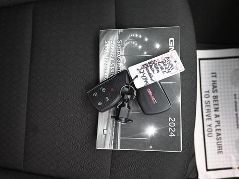 Used 2024 GMC Sierra 1500 Elevation AWD/4WD image 9