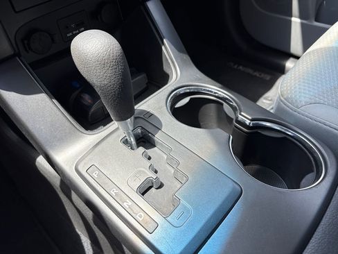 Used 2013 Kia Sorento LX w/ Third Row Pkg FWD image 24